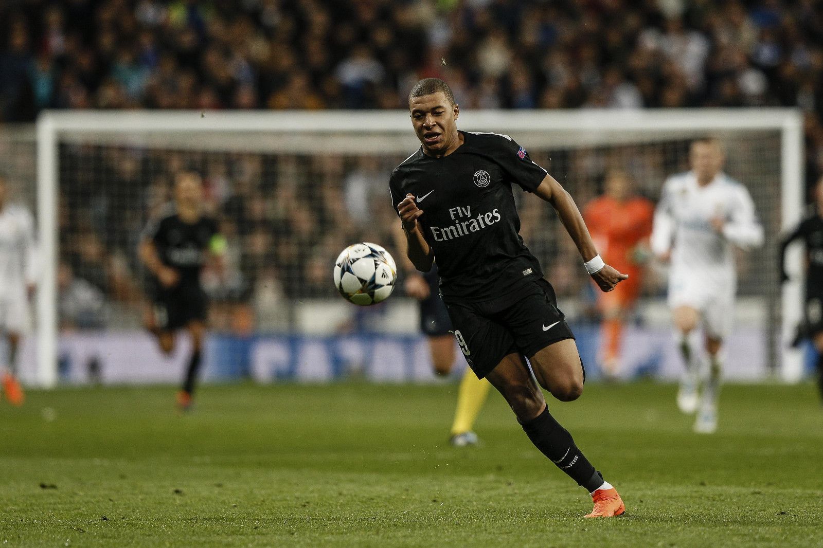 2025／26赛季英超：曼城vs利兹联，瓜迪奥拉确认罗德里将缺席（英超2025／26赛季：曼城对阵利兹联，瓜迪奥拉证实罗德里缺阵）