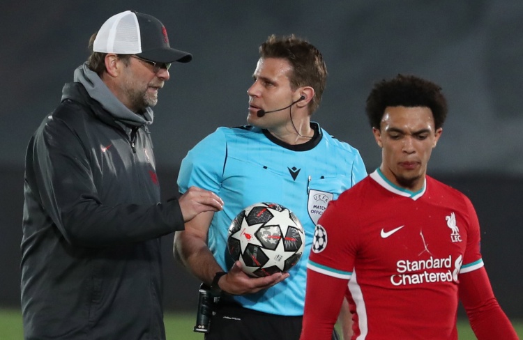 发布会变感谢会，李霄鹏赛后向各方致谢