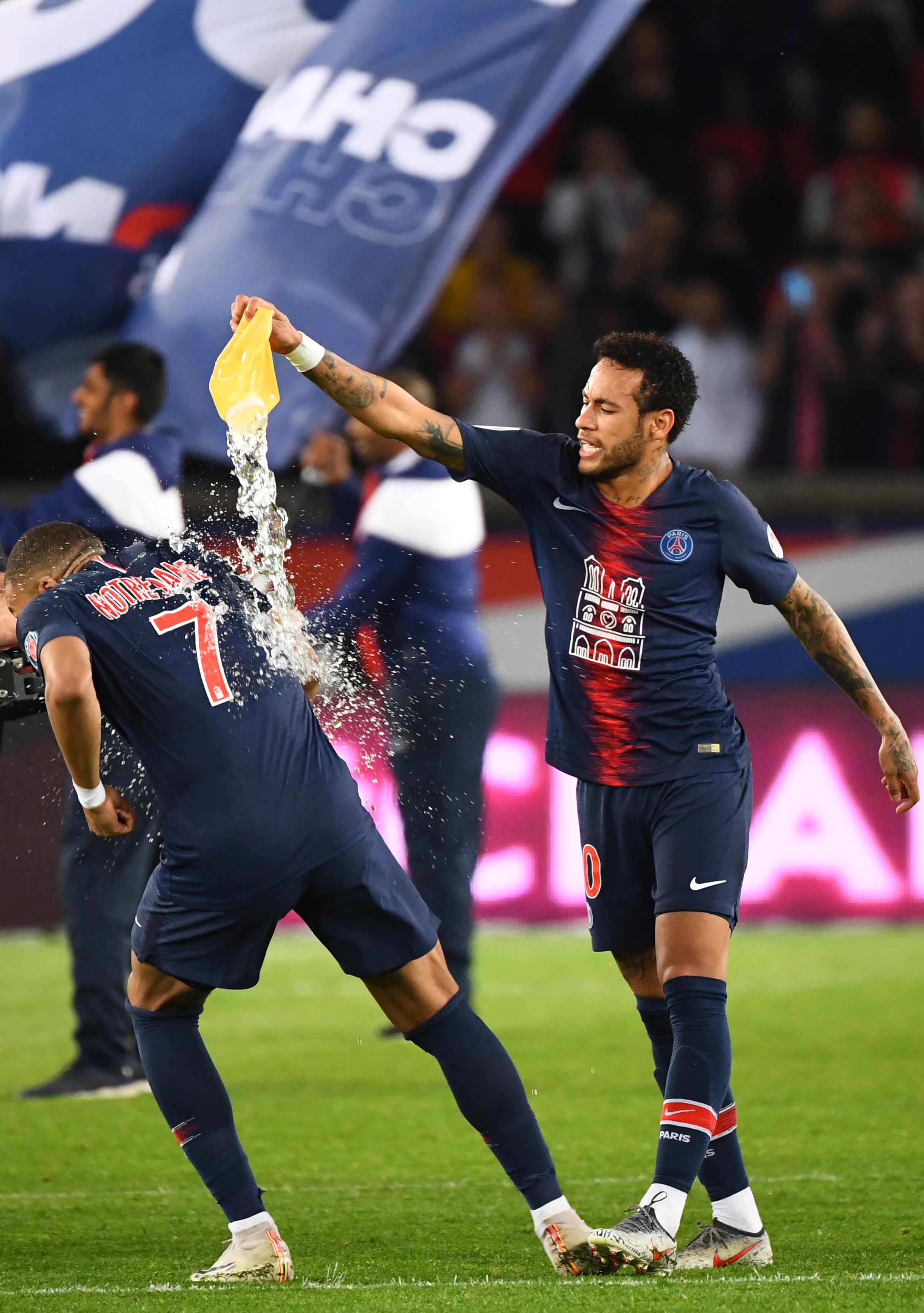 米体：斯帕莱蒂准备重新整合现有球员，由三中卫变阵四后卫