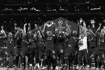 官方：因对裁判拉眼角，全北助教被禁赛五场并罚款两千万韩元（官方通报：全北助教因对裁判做出拉眼角手势，禁赛5场并罚款2000万韩元）