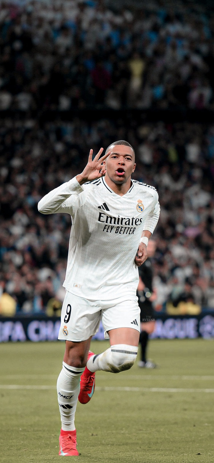 意甲真是欧洲球星的养老胜地。罗哥吃亏就吃亏在去的...