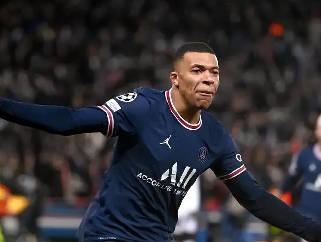 半场战报：科隆0-0圣保利