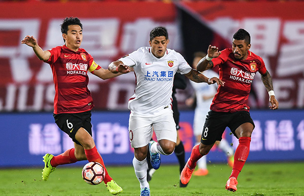 姆巴佩妙传卡马文加破门！皇马客场2-0领先毕巴，中场前关键进球打懵对手