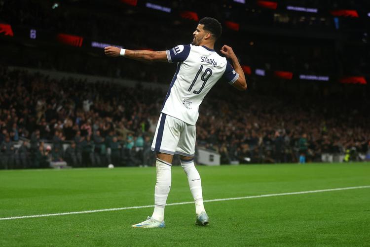 博主：国安今天前往河内，因当地训练条件不佳今晚直接去踩场