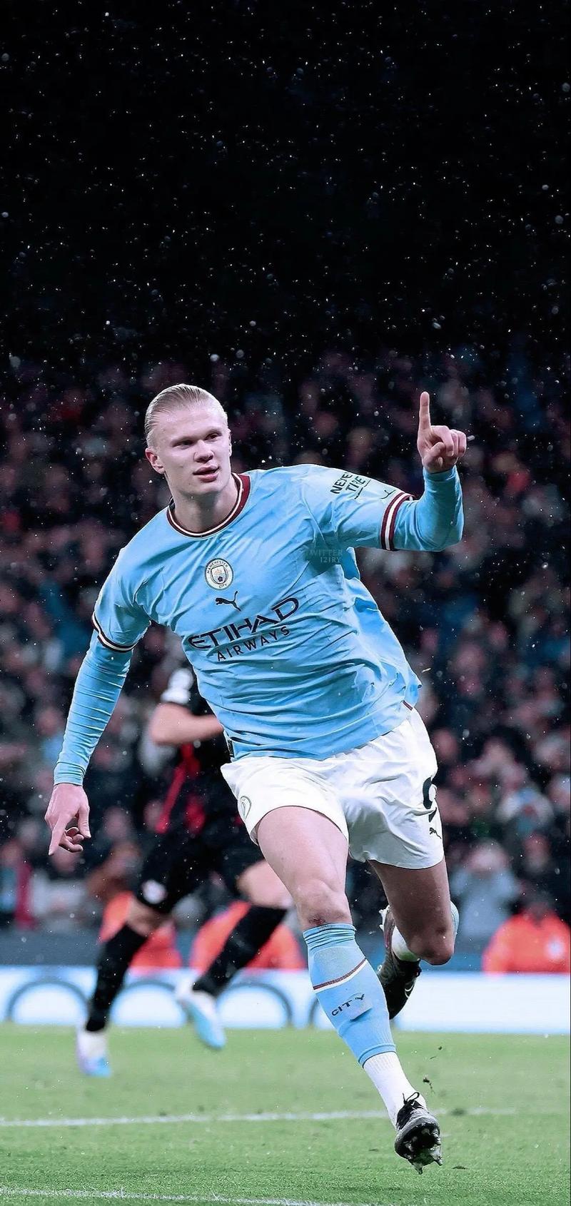 踢球者：凯恩当选踢球者年度人物，他已被视为德甲的重要代表（《踢球者》评选：凯恩荣膺年度人物，被誉为德甲重要代表）