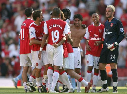 图片报：阿德耶米和他妻子拍了一部生活纪录片，预计明年上线（图片报：阿德耶米携妻拍摄生活纪录片，预计明年播出）