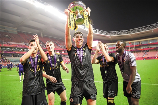 中超：上海海港3-2击败长春亚泰