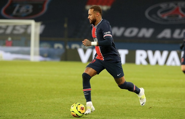 西甲半场：瓦莱拉劲射破门，埃尔切暂1-0赫罗纳（西甲半场战报：瓦莱拉远射建功，埃尔切暂以1-0领先赫罗纳）