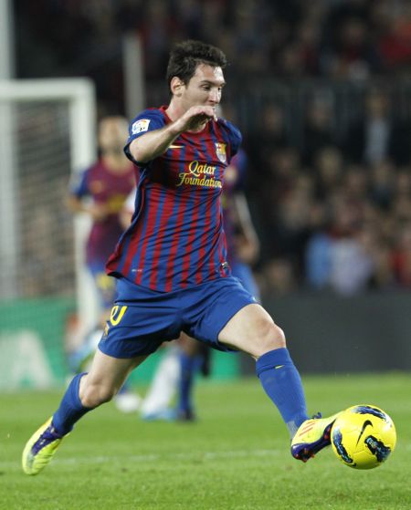 曼市双雄6500万镑争夺战，塞梅尼奥拒绝热刺邀约（曼市双雄掀6500万镑抢人战，塞梅尼奥拒绝热刺报价）