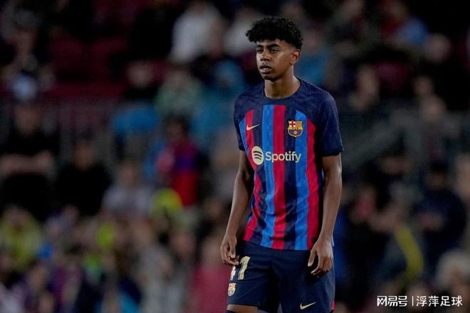 替补登场，吉鲁收获职业生涯欧战赛事百场里程碑（吉鲁替补亮相，职业生涯欧战第100场达成）