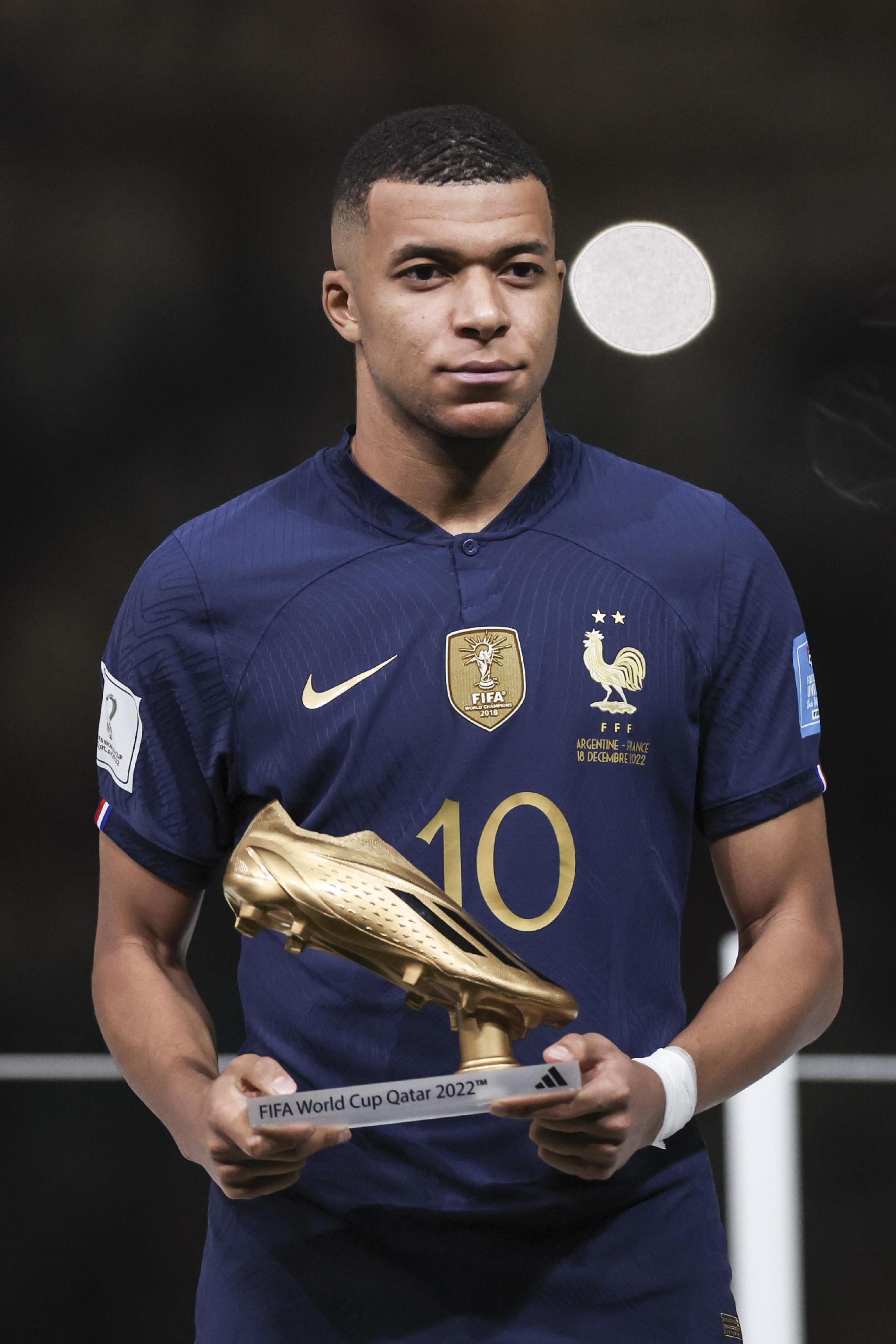 2015 赛季：大都会队“黑暗骑士”哈维在总决赛坚持投满九局，虽败犹荣