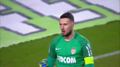 完成英格兰成年代表队首秀，夸安萨获赠纪念帽