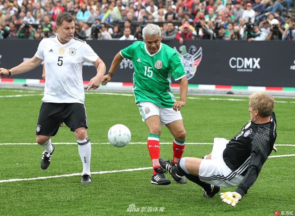 官方：大连英博正式授权上海卡冠文化为官方球星卡供应商