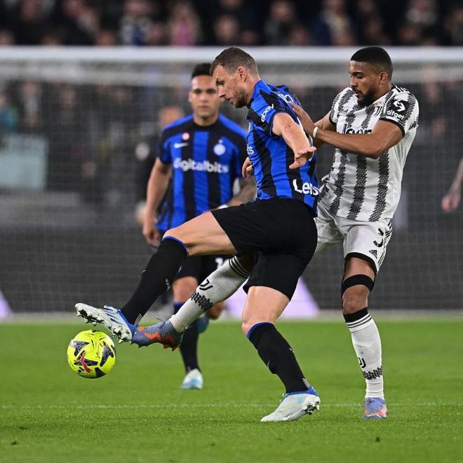 官方：中超国内球员顶薪500万 外援顶薪300万欧 赢球奖不超300万